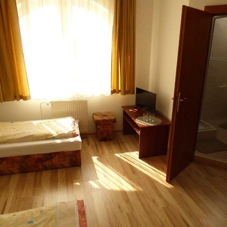 Hotel Vazinka Madunice Zewnętrze zdjęcie