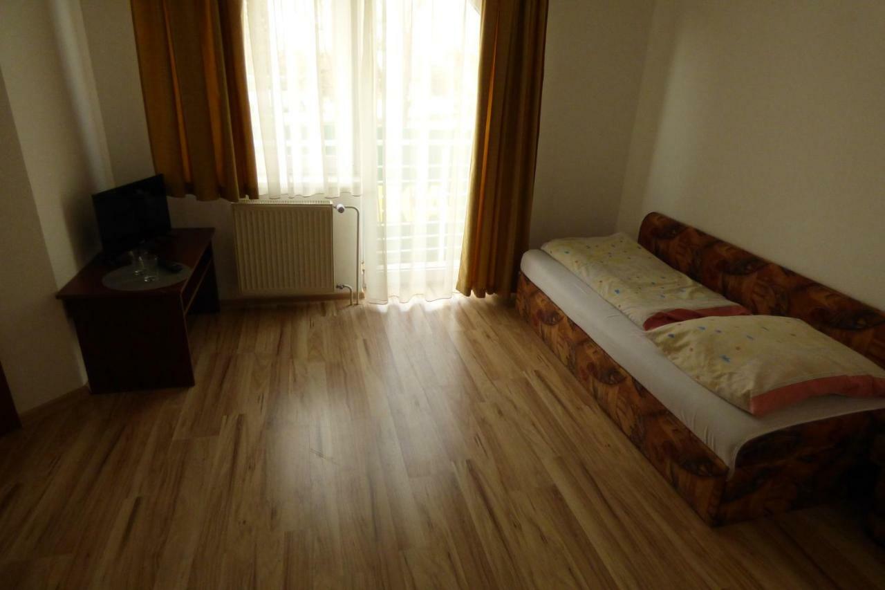 Hotel Vazinka Madunice Zewnętrze zdjęcie